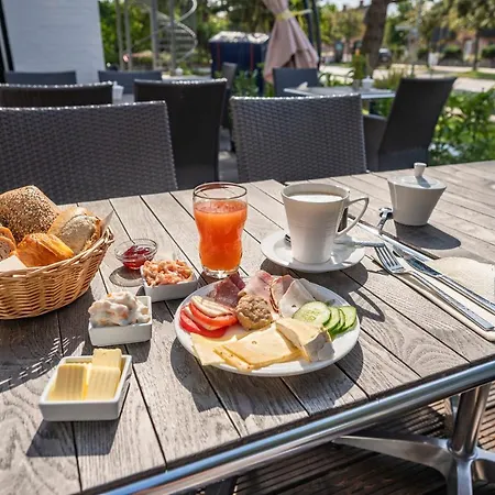 Kleine Glueck - Adults Only 3*