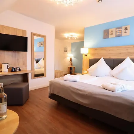 Kleine Glueck - Adults Only Szálloda 3*