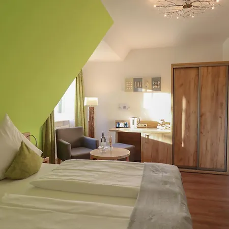 Kleine Glueck - Adults Only 3* Böhl