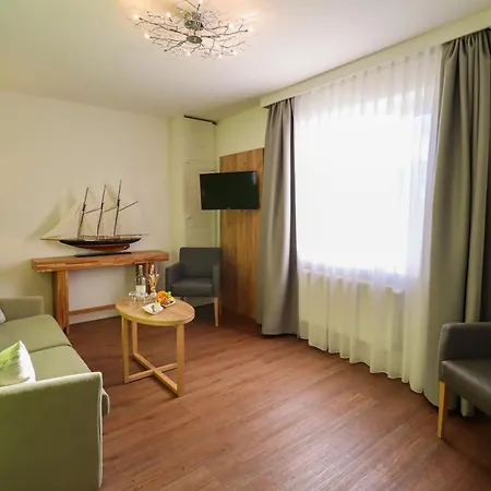 מלון Kleine Glueck - Adults Only 3*