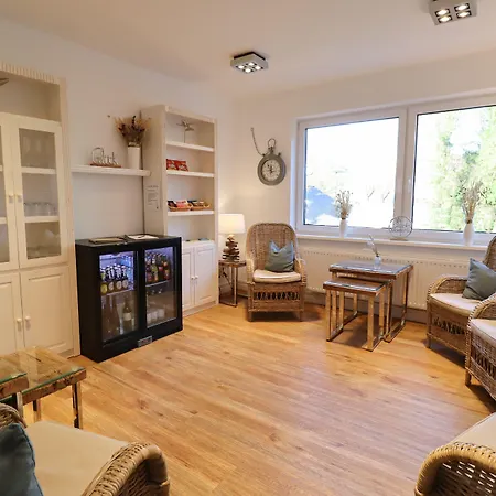 Kleine Glueck - Adults Only