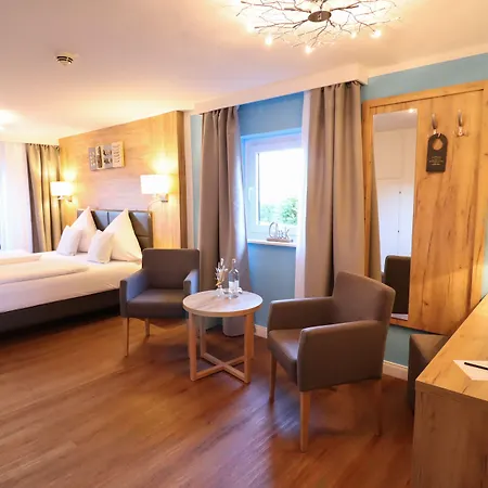 Kleine Glueck - Adults Only מלון 3*