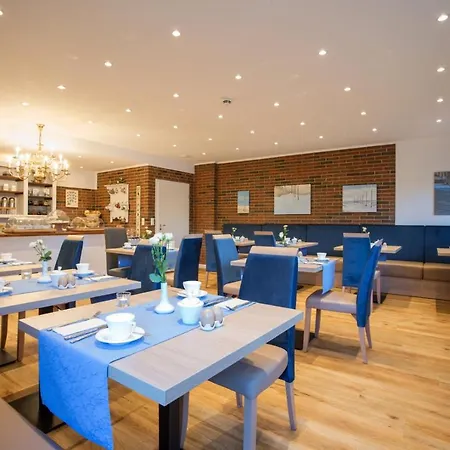 Kleine Glueck - Adults Only