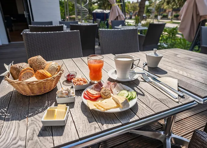 Kleine Glueck - Adults Only 3*