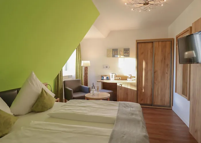 Kleine Glueck - Adults Only 3* Böhl